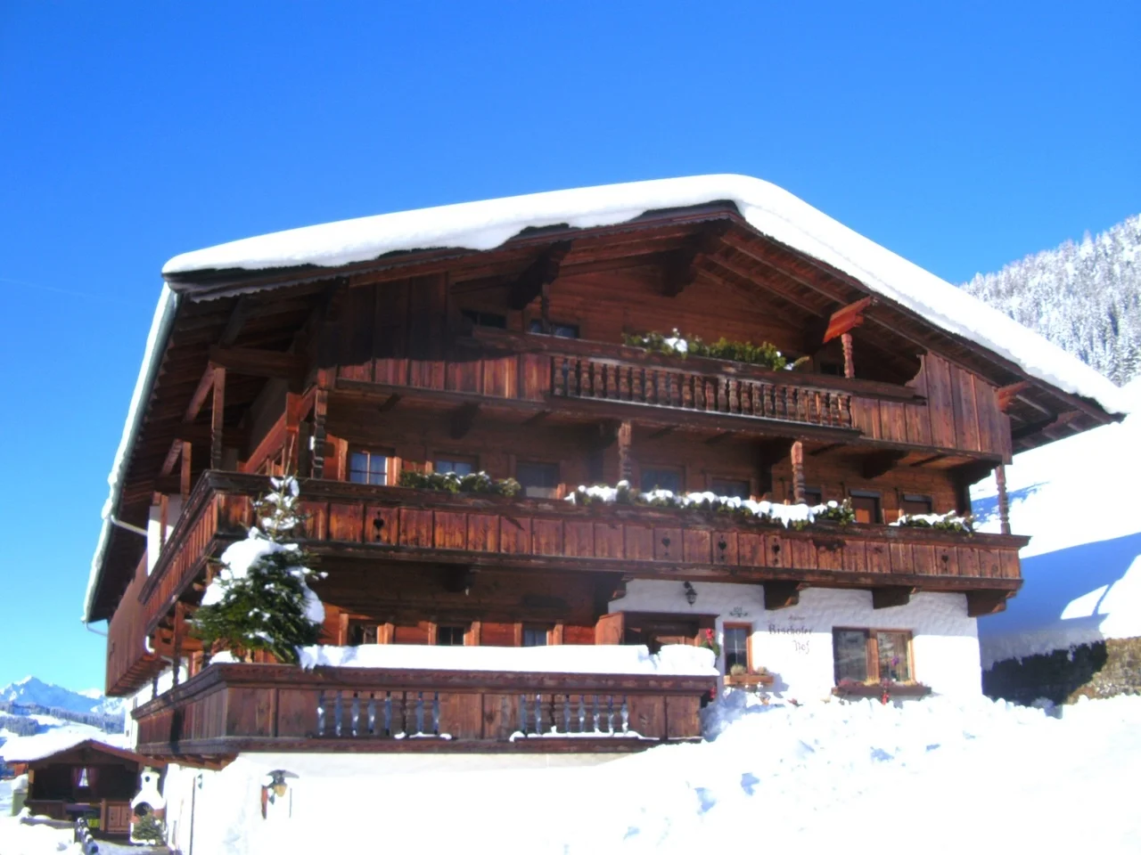 Appartement Rossalm - verschneite Mietunterkunft